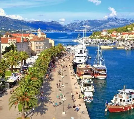 In Okrug Gornji With Sea View, Balcony, Air Conditioning, Wifi 5167-2 * Trogir